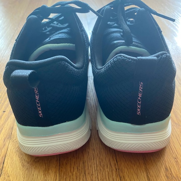 Skechers Shoes Women’s 10 US Black Air cooled Memory Foam Sneakers Flex-lite - Picture 6 of 9